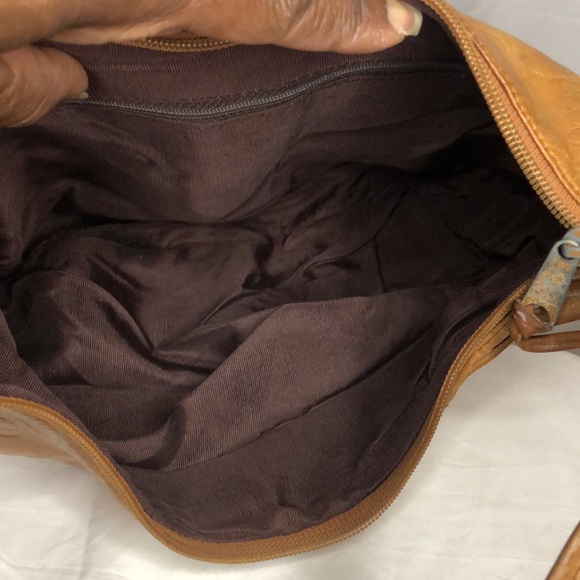 CONTESSA Vintage caramel brown genuine leather hobo style handbag. - Picture 9 of 11